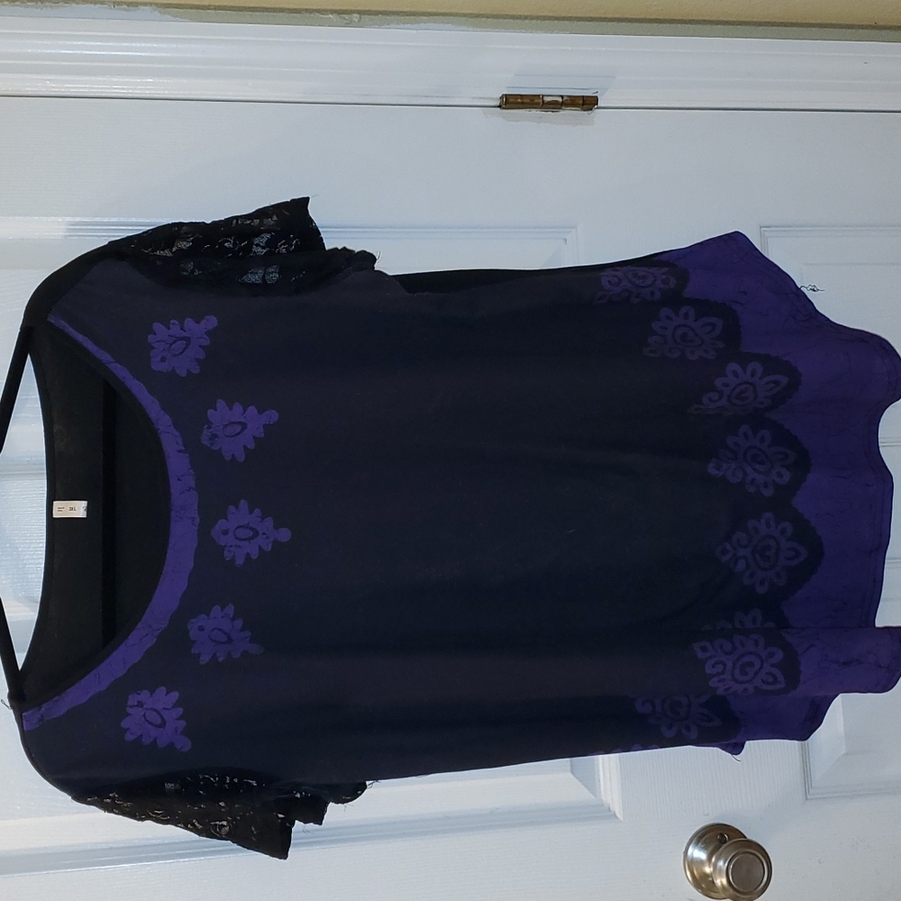 Lacey sleeve Floral top